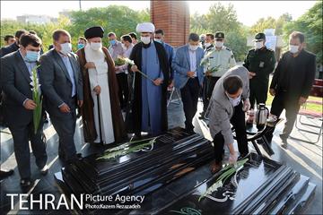 رونمایی از یادمان شهدای گمنام 6