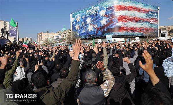 اجتماع مردم تهران در پی شهادت رهبر انقلاب - 2 74