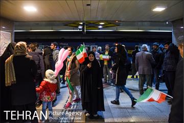 خدمات رسانی مترو تهران در روز ۲۲ بهمن 21