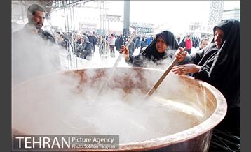 آیین سنتی " سمنوپزان" در میدان امام حسین (ع) 1