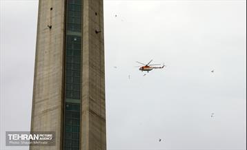 پرش چتربازان از برج میلاد تهران 4