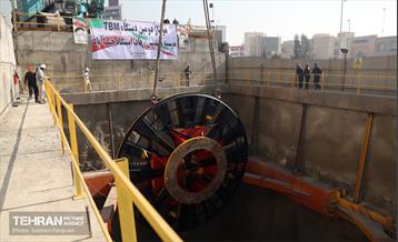 مونتاژ قطعه اصلی دومین دستگاه TBM خط 10 11