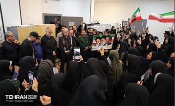 دیدار شهردار تهران با اعضای خانواده شهدای مدرسه شجره طیبه میناب 21