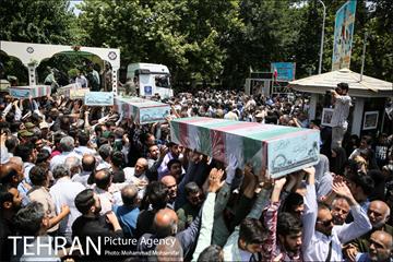 مراسم تشییع پیکرهای مطهر ۱۵۰ شهید تازه‌ تفحص‌ شده دفاع مقدس  - ۲ 29