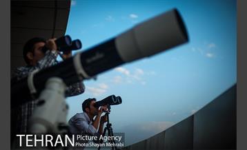 استهلال هلال ماه شوال از فراز برج میلاد تهران 27