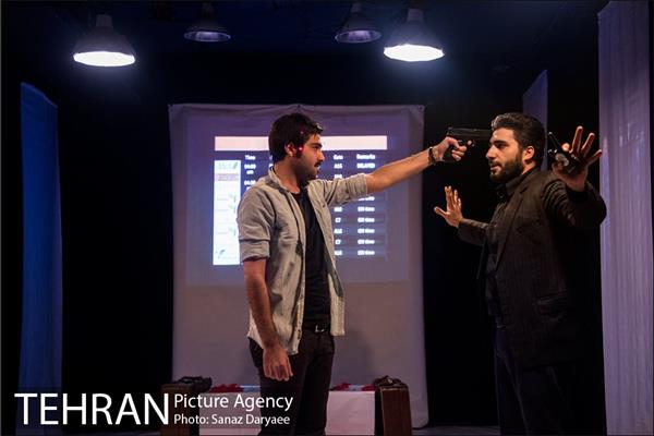 نمایش او فقط خسته بود‎ 6