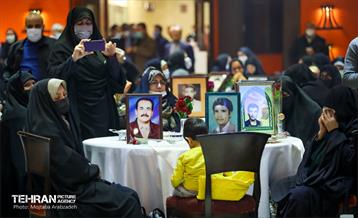 دیدار شهردار تهران با مادران شهدای منطقه 12