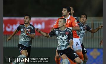 دیدار سایپا و پرسپولیس در لیگ برتر فوتبال 12