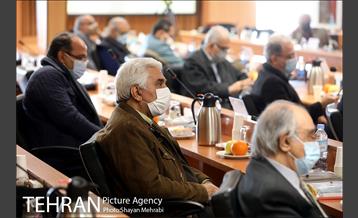 نشست صمیمانه شهردار تهران با اساتید و مفاخر حوزه معماری و شهرسازی 9