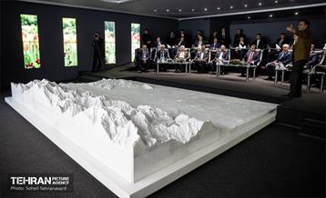 بازدید شهردار دوشنبه از برج میلاد 30