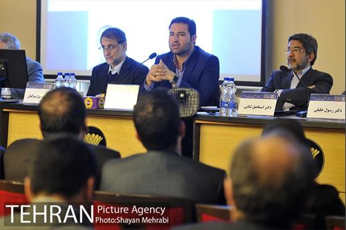 پنل اینترنت اشیا با حضور مهندس فرجود در هفتمین همایش سالانه بانکداری الکترونیک و نظام های پرداخت 9