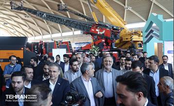 بازدید شهردار تهران از دومین نمایشگاه بین‌المللی «شهریران» 12