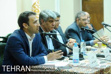 نشست بررسی دایره مشمول قانون ممنوعیت بکارگیری بازنشستگان 12