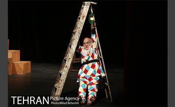 نمایش آواز قو 9