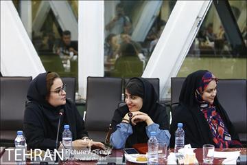 نشست صمیمی دکتر مظاهریان با اصحاب رسانه  8