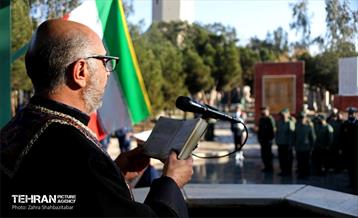 آیین غبارروبی و عطر افشانی مزار ۱۱۴ شهید مسیحی در منطقه ۱۵ 24