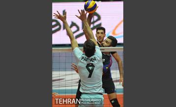 دیدار تیم های والیبال پیکان تهران و پارسه تهران