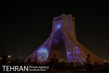 اجراى ویدئو مپینگ به مناسبت میلاد حضرت رسول ( ص ) در برج آزادى 5