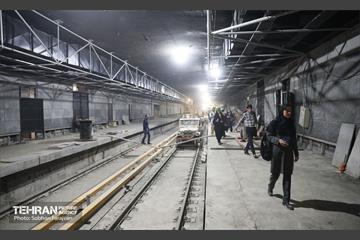 تور بازدید شرکت کنندگان دوره آرمانشهر از ایستگاه مترو میدان کتاب 6