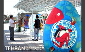 جشنواره تخم مرغ رنگی در میدان آزادی 17