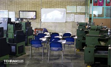 بازدید شهردار منطقه 21 از هنرستان فنی و حرفه‌ای علاقه مندیان  3