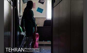 توزیع لوازم التحریر توسط گروه پردیس پایان کارت خوابی‎ 23