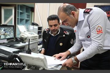 بازدید شهردار تهران از ستاد فرماندهی عملیات آتش نشانی 25