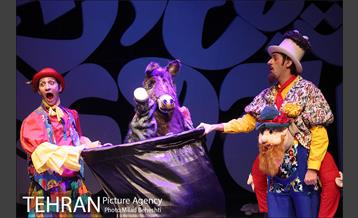 نمایش شب دشنه های بلند‎ 22