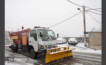 آمادگی نیروهای خدمات شهری در پی بارش‌ برف تهران 3