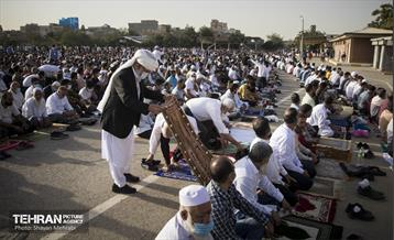 اقامه نماز عید فطر افغانستانی های اهل تسنن مقیم تهران 19