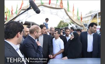 بازدید شهردار تهران از بازارچه مردم خرمشهر در کنار باغ موزه دفاع مقدس 21