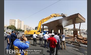 تخریب سردر پادگان جی 23