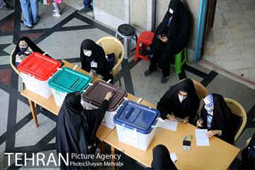 حضور شهردار تهران در انتخابات 1400