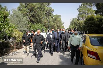 نواخته شدن زنگ دانش آموز شهید در قطعه شهدای گمنام 25
