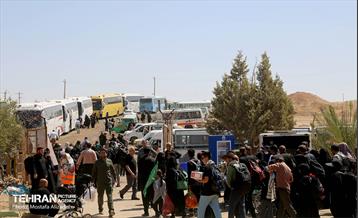 بازگشت زائران حسینی به کشور از گذرگاه مرزی خسروی 12