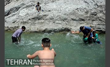 جاری‌ شدن آب در چشمه‌علی 15