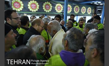 حضور شهردار تهران در نماز جماعت و زیارت عاشورا و صرف صبحانه در جمع خدام‌الحسین  7