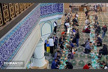 ضیافت افطاری در حرم عبدالعظیم حسنی(ع) 16
