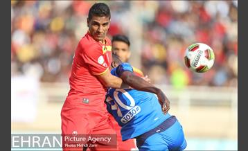دیدار تیم‌های فولاد خوزستان و استقلال تهران 18