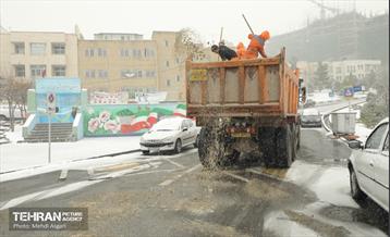 عملیات برف‌روبی در منطقه 2 7