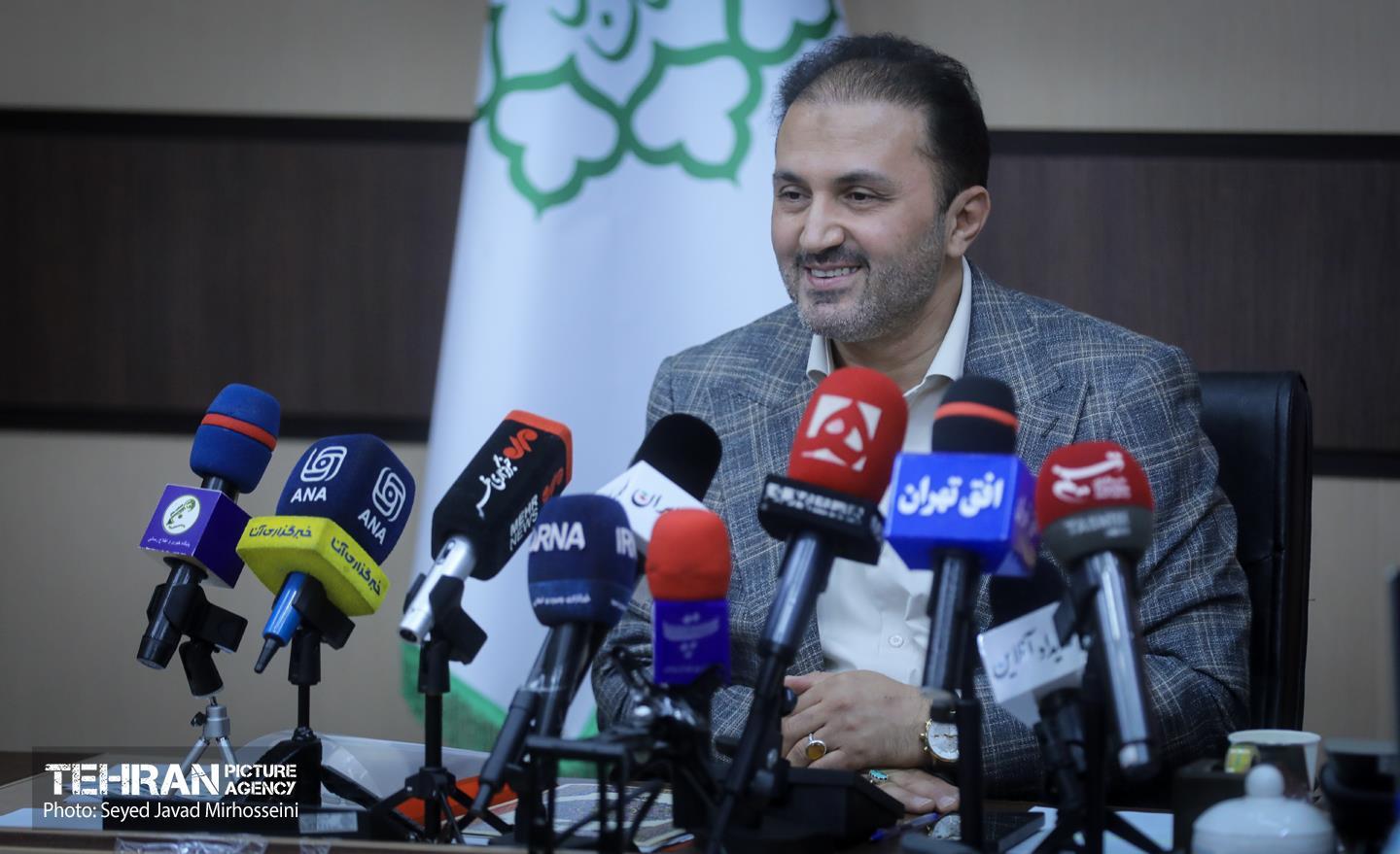 نشست خبری شهردار منطقه 14 6