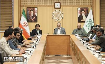 نشست صمیمانه شهردار تهران با جمعی از شعرا 2