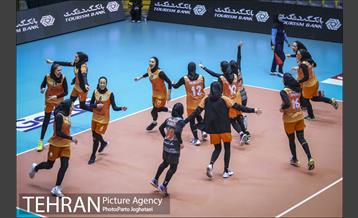 قهرمانی زود هنگام والیبال زنان سایپا تهران 6
