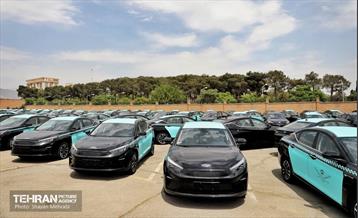 آیین ورود ۱۰۰۰ دستگاه تاکسی برقی به ناوگان حمل و نقل عمومی شهر تهران 35