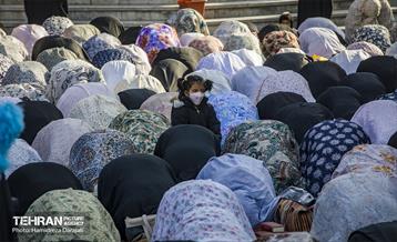 اقامه نماز عید سعید فطر در امامزاده صالح (ع) 34