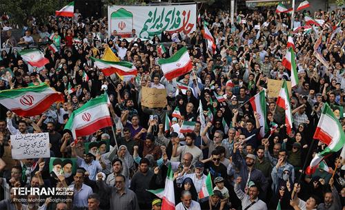 اجتماع مردمی در اعتراض به حمله آمریکا به تاسیسات هسته‌ای ایران 8