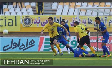 دیدار تیم های استقلال تهران و سپاهان 14