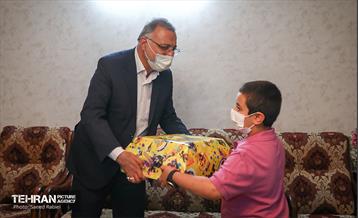 حضور شهردار تهران در منزل آتش نشان شهید مرتضی حیدری 4