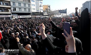 اجتماع مردم تهران در پی شهادت رهبر انقلاب - 2 67