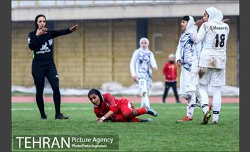 دیدار دو تیم فوتبال البرز و شهرداری بم 16